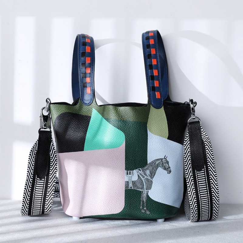 Luxury Bags Trend 2025 - Designer Luxury Bucket Bag Women High