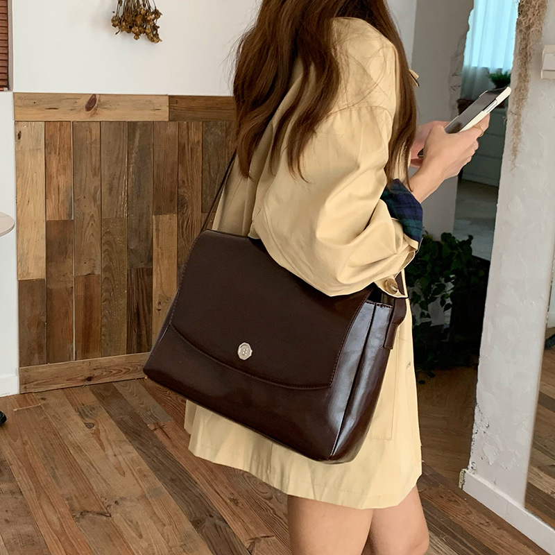 Luxury Bags Made - CGCBAG Vintage Lage Capacity Messenger Bag