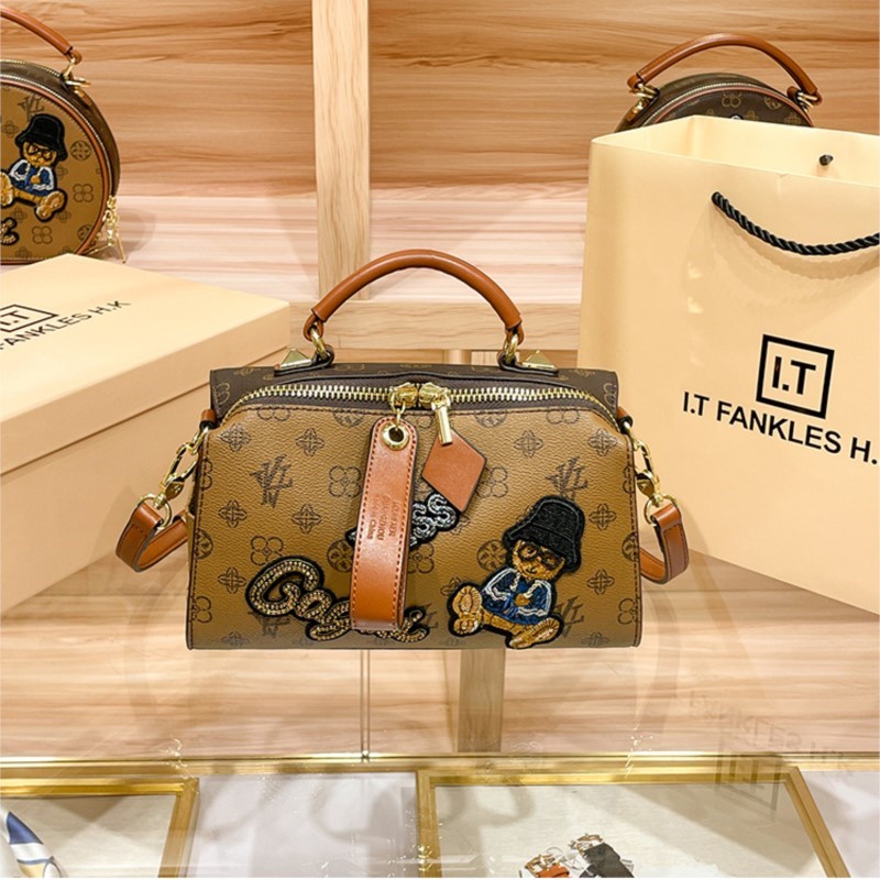 Luxury Bags Trend 2025 - Light luxury brand women's handbag 2025