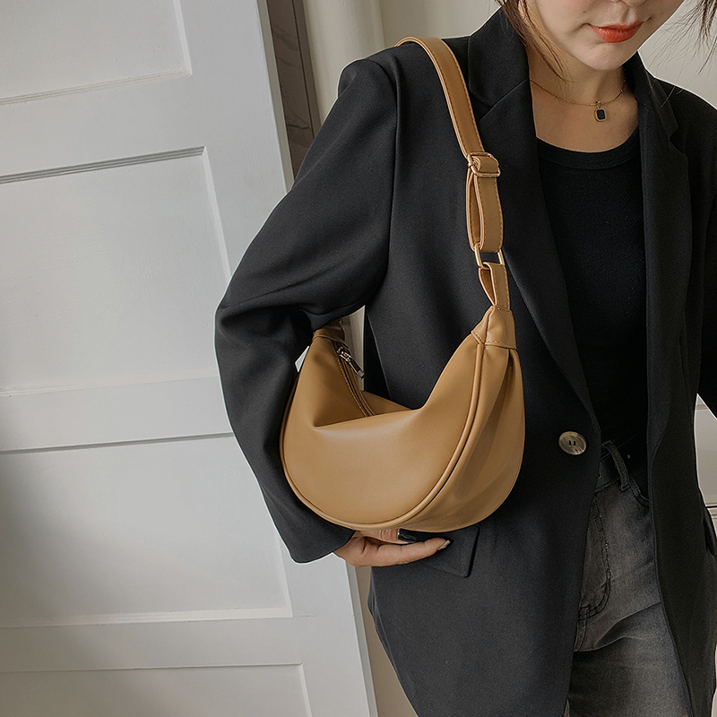 Half Moon Small PU Leather Zip - Luxury Bags Trend 2025 ulasan dan harga